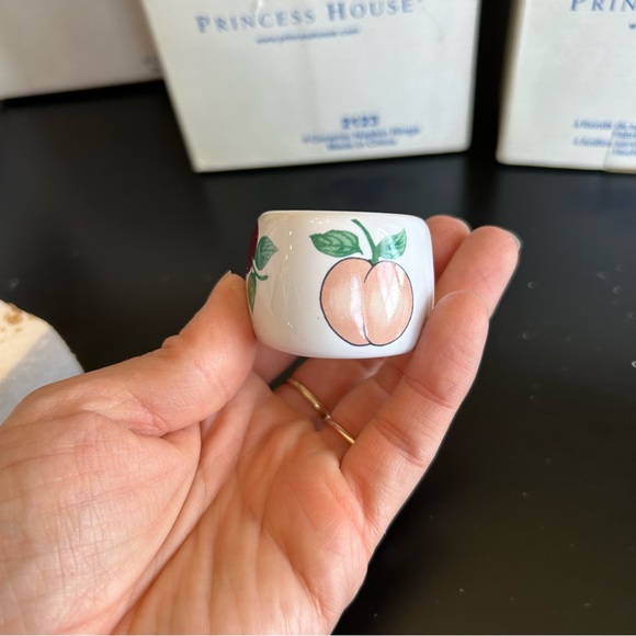 New princess house Vintage Ceramic Napkin Ring Set of 4 , Fruit Print - Picture 5 of 5